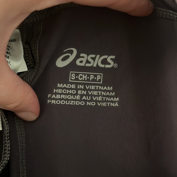 Brand new ASICS workout capris. Size S. - Picture 3 of 4